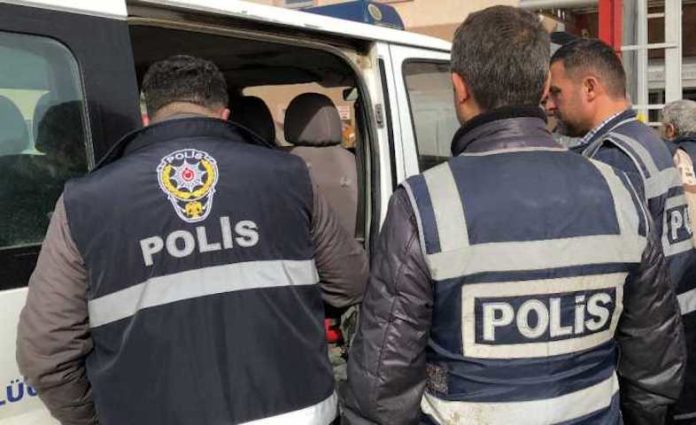 Turquie: 12 membres du HDP arrêtés à Izmir