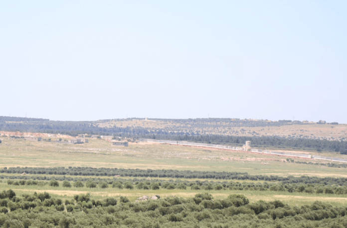 La Turquie poursuit la construction du mur à Afrin