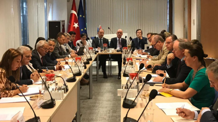 Une délégation du HDP a participé le 28 août à une réunion organisée à Ankara par la délégation de l'UE en Turquie au sujet des Maires kurdes destitués