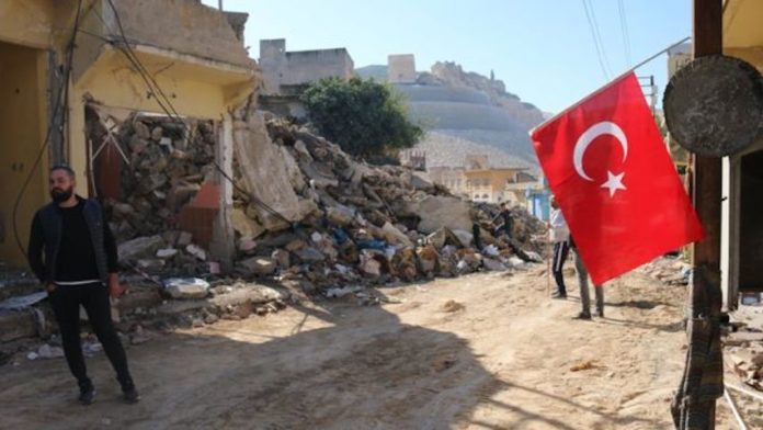 A Hasankeyf, des drapeaux turcs pour « couvrir les crimes »