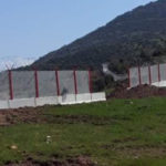 La Turquie annexe cette fois-ci les districts d’Afrin en érigeant des clôtures barbelées La Turquie annexe cette fois-ci les districts d’Afrin en érigeant des clôtures barbelées