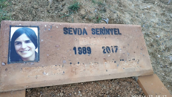 Des soldats turcs profanent des tombes de combattants kurdes à Bingöl