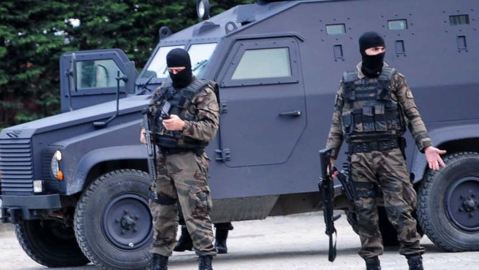 Au moins 18 militantes kurdes arrêtés à Diyarbakir