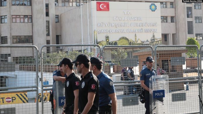23 barreaux condamnent la saisie des municipalités dirigées par le HDP