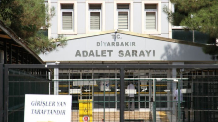 Six militants politiques et syndicalistes incarcérés à Diyarbakir
