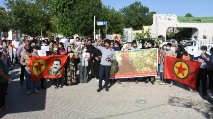 Manifestation à Sulaymaniyah après une attaque meurtrière de l'armée turque contre un cadre dirigeant du PKK