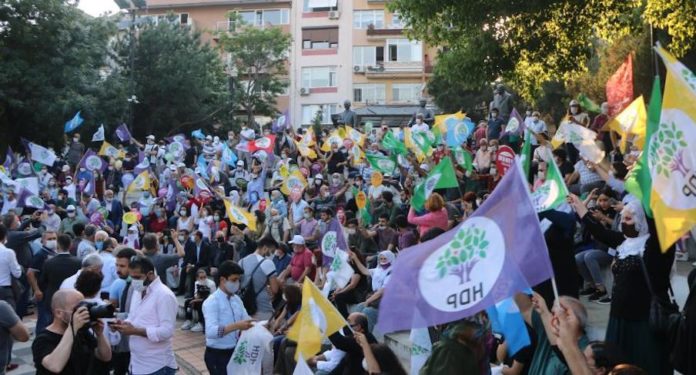 La marche du HDP pour la démocratie se poursuit malgré la répression 