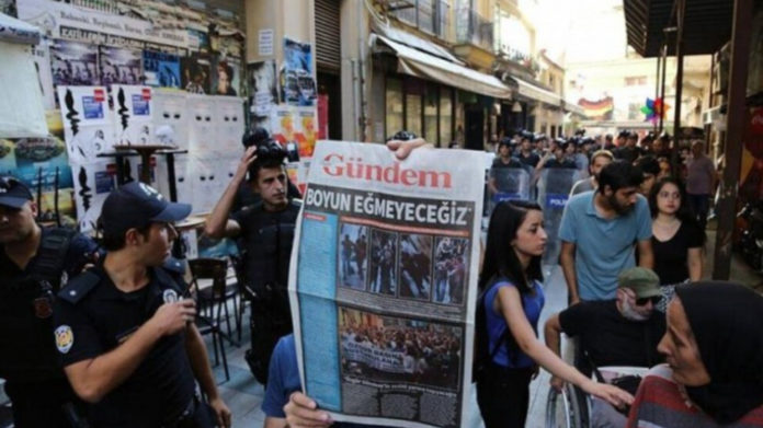 La troisième audience du procès du journal Özgür Gündem, clôturé par décret gouvernemental en 2016, s'est tenue jeudi à Istanbul.