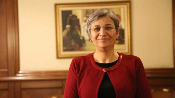 Leyla Güven, Coprésidente du DTK et ancienne députée du HDP, a été condamnée à 22 ans de prison par un tribunal turc, pour « terrorisme ».