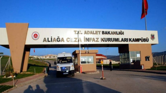 Dans les prisons turques, de plus en plus de détenus dénoncent les traitements inhumains et la dégradation des conditions de détention.