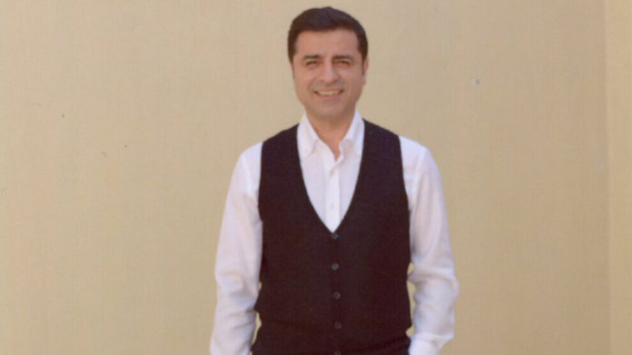 La CEDH a demandé à la Turquie de justifier le maintien en détention de l'ancien coprésident du HDP, Selahattin Demirtas.