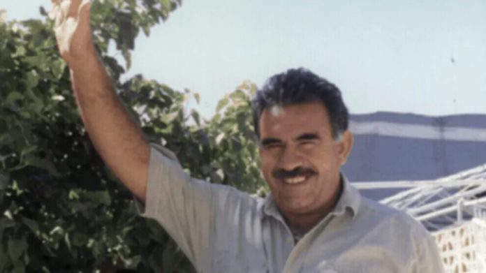 Différentes organisations kurdes ont condamné la conspiration internationale qui a conduit à l'enlèvement d'Abdullah Öcalan le 15 février 1999
