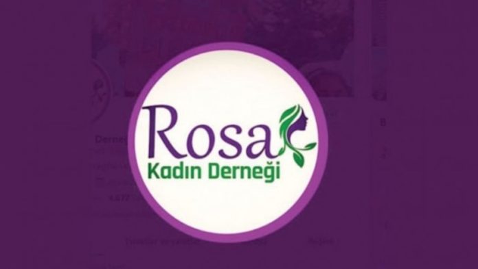 La police a effectué des perquisitions à l'association des femmes Rosa, ainsi qu'à de nombreux domiciles lundi matin tôt dans la matinée, à Diyarbakir. Il a été confirmé par l’agence de presse kurde Mezopotamya, qu’au moins 22 personnes ont été placées en détention.