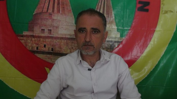 Le co-président de l'Union Afrin Yazidi, Mistefa Nebo, a déclaré: « L'Etat turc force les Yézidis à quitter leurs villages d'Afrin ». Après que l'État turc a lancé des attaques brutales contre Shengal, il tente maintenant d'achever les projets que l'Etat islamique a laissés inachevés. A Afrin et Serêkaniyê, il continue d'imposer des politiques d'assimilation et de déplacement à l'égard du peuple yézidi.