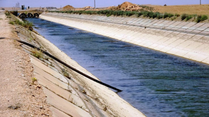 Le nord et l'est de la Syrie sont touchés par une grave pénurie d'eau du fait de la rétention des eaux de l'Euphrate par la Turquie.