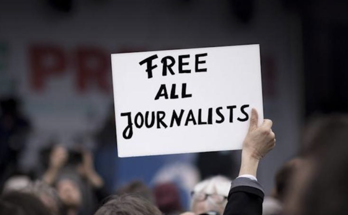 213 journalistes ont été jugés les 4 premiers mois de cette année et 20 autres ont été condamnés à 57 ans et 10 mois de prison au total en Turquie, indique dans son dernier rapport l’organisation de défense des droits de journaliste, Expression Interrompue.