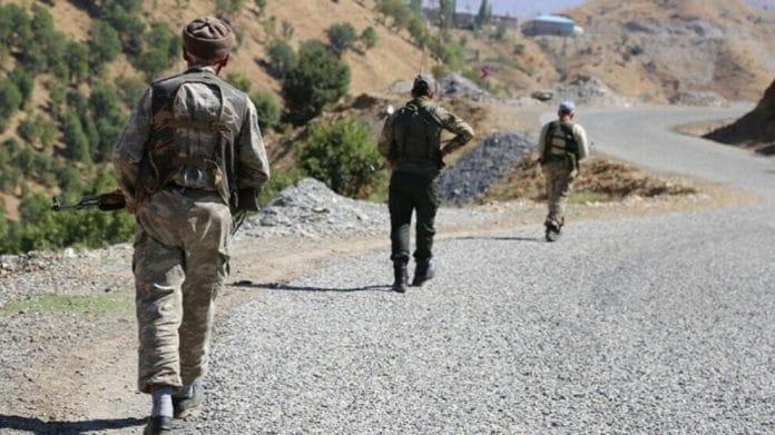 Dans la province de Şirnak, 3 gardiens de village ont déposé les armes, refusant de participer aux opérations de la Turquie au Sud-Kurdistan.