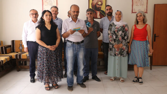 160 intellectuels et écrivains kurdes ont appelé à ne pas rester silencieux face à l'occupation barbare du Kurdistan par la Turquie.