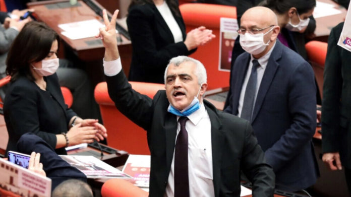 Le mandat parlementaire du député HDP Gergerlioglu lui a été restitué vendredi, à la suite d’un arrêt de la Cour constitutionnelle turque