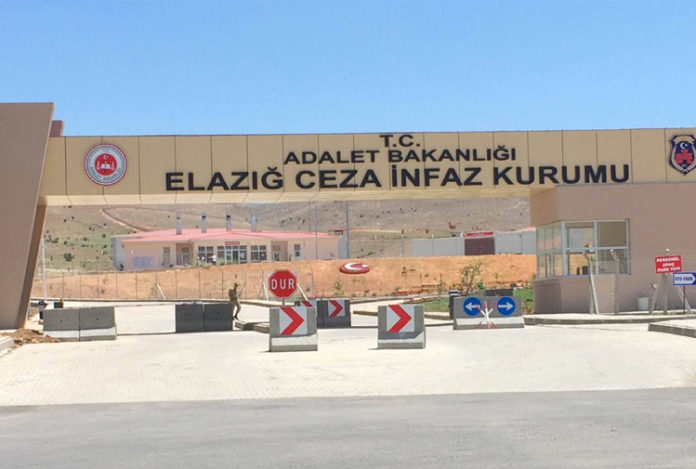 Neuf prisonnières, dont la coprésidente du DTK Leyla Güven ont été privées de communication et de visite pendant un mois pour avoir chanté en kurde, dans la prison d’Elazığ.