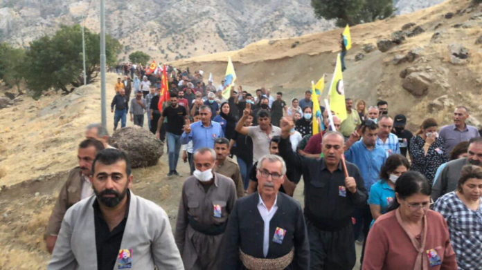Yasin Bulut, membre du Comité de solidarité avec les familles des martyrs du PKK, tué lors d'une attaque armée à Sulaymaniyah, a été enterré après une cérémonie à Qandil, dans le sud-Kurdistan (Irak).