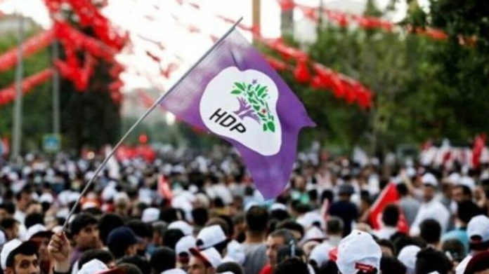 La députée HDP Feleknas Uca a dénoncé des pratiques arbitraires suite à l’arrestation de membres et représentants de son parti au Sud-Kurdistan