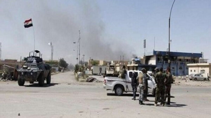 Deux soldats irakiens ont été tués mercredi dans un attentat perpétré par des mercenaires de l'EI dans la province irakienne de Saladin.