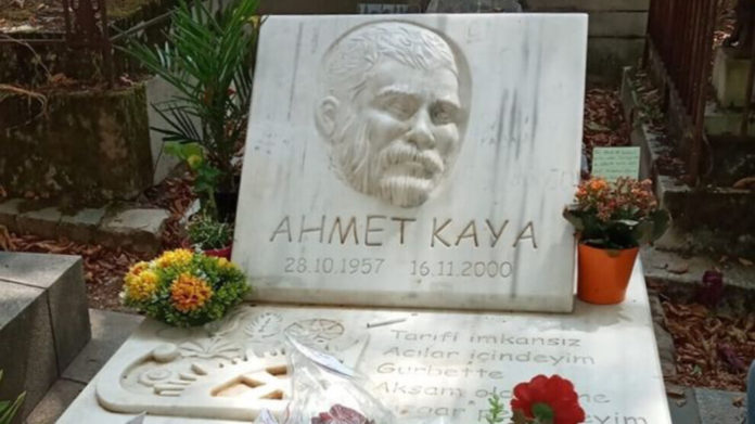 Condamnant l'attaque « hideuse » contre la tombe d'Ahmet Kaya, les organisations kurdes de France appellent à un grand hommage