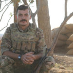 Les habitants de Dirbêsiyê se préparent à défendre leurs terres contre une nouvelle invasion turque La ville de Dirbêsiyê, au nord de la Syrie, est menacée par une invasion turque. Les habitants ont renforcé leurs unités de défense.