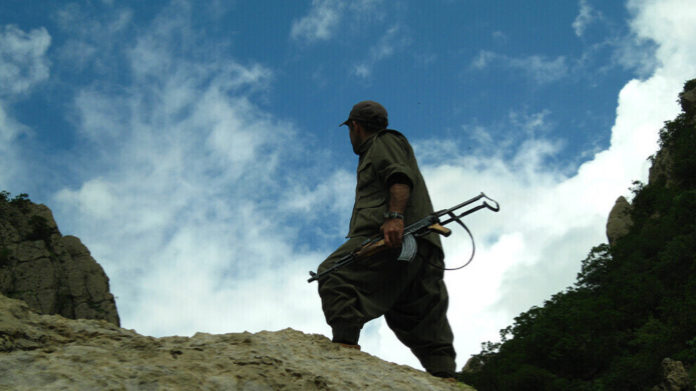 Les Forces de Défense du Peuple ont signalé le retrait des troupes turques de deux zones dans la région d'Avashîn, au Sud-Kurdistan.