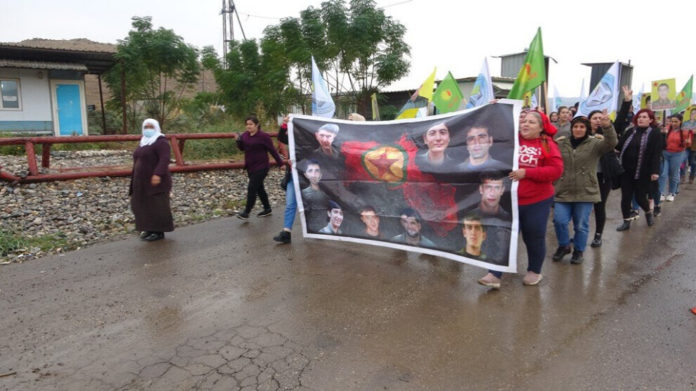 Des familles manifestent à Sêmalka depuis 47 jours pour exiger du PDK qu'il leur rende les corps des guérilleros tués dans une embuscade