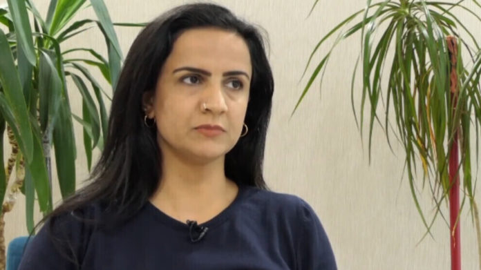 La journaliste kurde Nurcan Yalçın a été condamnée à près de quatre ans de prison par un tribunal de Diyarbakir.