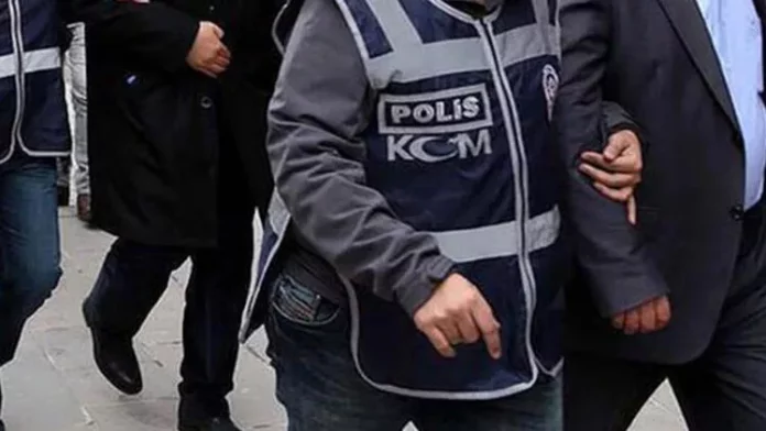 La police turque a arrêté dimanche de nombreuses personnes, dont un homme handicapé à 90 %, lors de perquisitions dans de nombreuses villes du nord-Kurdistan (Turquie).