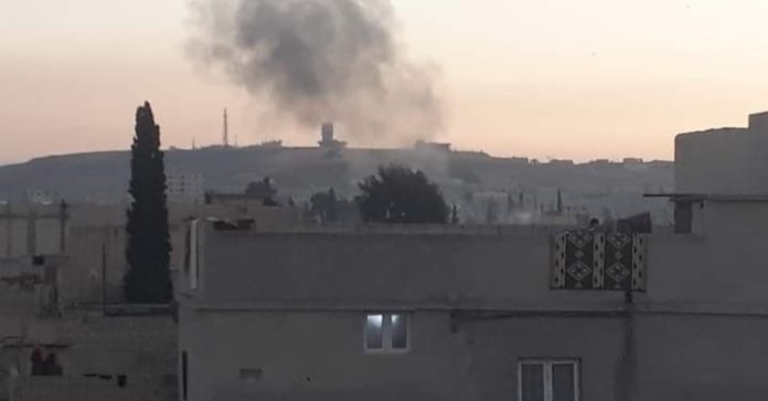 Samedi, en début de soirée, un drone de l’armée turque a ciblé une maison dans la ville de Kobanê, faisant deux morts et sept blessés.