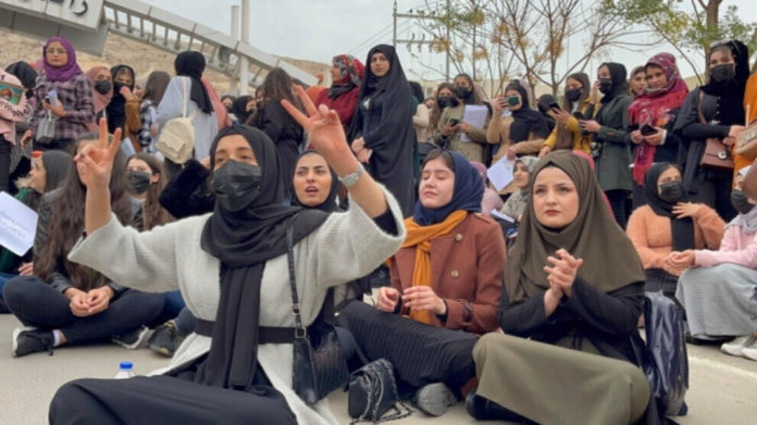 Les étudiants privés de leurs bourses continuent de protester dans la région administrée par le Gouvernement régional du Kurdistan, au nord de l’Irak.