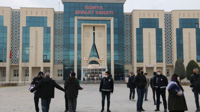 Le procès du massacre raciste perpétré le 30 juillet à Konya contre une famille kurde s'est ouvert aujourd'hui.