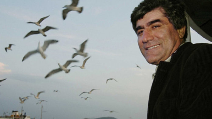 Hrant Dink, éminent journaliste arménien, a été assassiné à Istanbul le 19 janvier 2007. Il était rédacteur en chef du journal Agos.