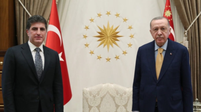 Au lendemain des frappes aériennes de l'armée turque au Sud-Kurdistan et au Rojava, Erdogan a reçu Nechirvan Barzani dans son palais à Ankara.
