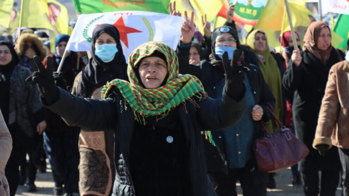Les Mères de la Paix du Rojava protestent depuis 150 jours pour que leur soient rendus les corps des guérilleros tués par les forces du PDK