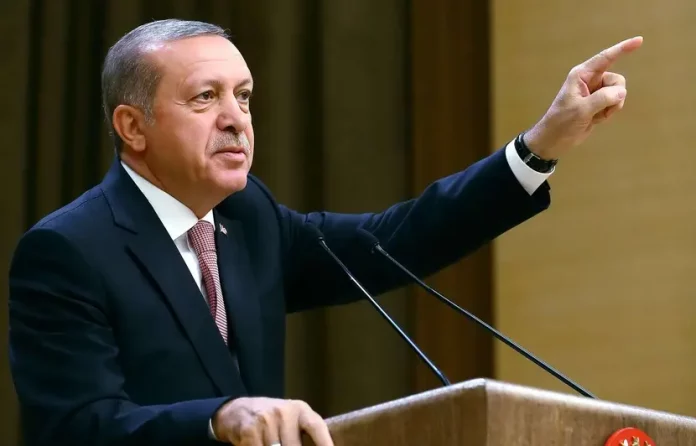 C’est par un décret présidentiel publié sur le journal officiel turc que Recep Tayyip Erdogan a abrogé samedi le gel des avoirs de deux responsables de l’EI et d’Al-Qaïda.