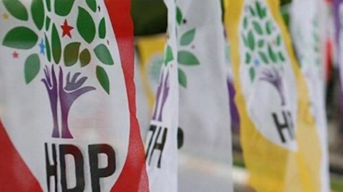 Le Parti démocratique des peuples (HDP a déclaré que l'alliance AKP-MHP modifie la loi électorale en fonction de ses propres besoins.