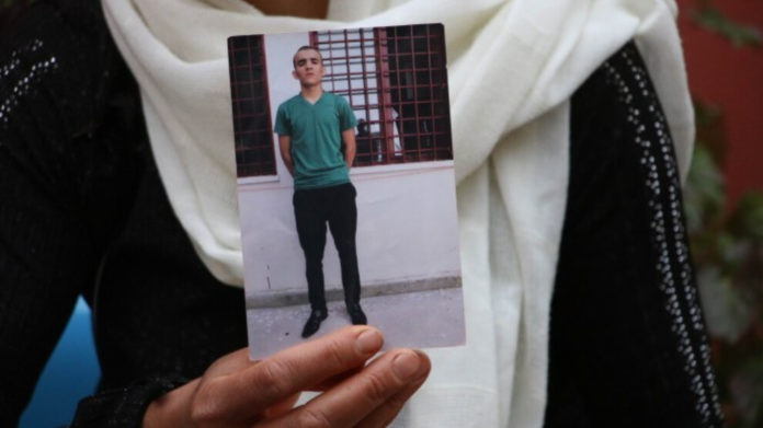 Naif İşçi, détenu dans la prison d’Ahlat à Bitlis, a été menacé de mort pour avoir dit « Je suis Kurde », selon sa famille