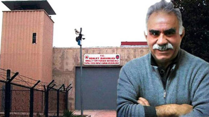 Privé de tout contact avec l’extérieur depuis plus d’un an, Ocalan s’est vu imposer une nouvelle interdiction de rencontrer ses avocats