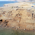 Sud-Kurdistan: la sécheresse fait émerger une cité antique engloutie Une équipe d'archéologues allemands et kurdes a pu mettre au jour une cité antique datant de la période Mittani à la faveur d’une longue période de sécheresse.