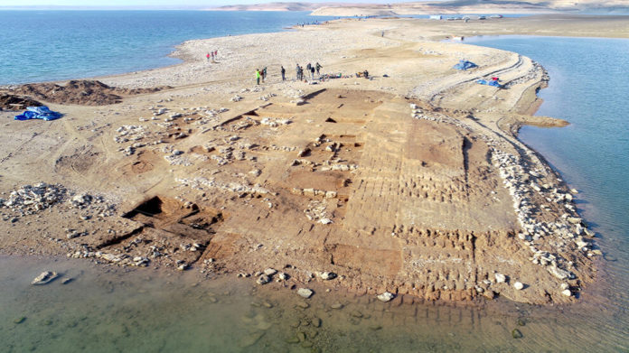 Une équipe d'archéologues allemands et kurdes a pu mettre au jour une cité antique datant de la période Mittani à la faveur d’une longue période de sécheresse.