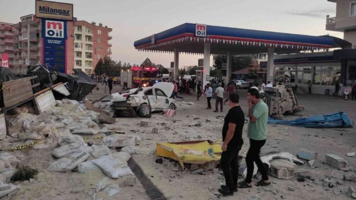 Les médias en Turquie ne sont pas autorisés à rendre compte de l'accident de la route dévastateur à Mardin qui a fait 21 morts. La justice turque a imposé un black-out à tous les journaux, radios et agences de presse.