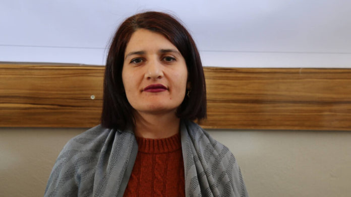 Incarcérée samedi soir à Istanbul, la députée HDP Semra Güzel a déclaré dans un message que la décision était politique.