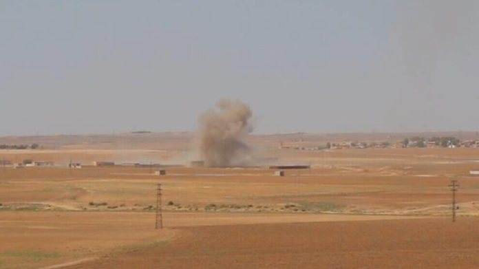 Des obus d'artillerie turcs ont visé mercredi plusieurs villages près de Tall Tamr et dans le canton de Shehba, au nord de la Syrie.