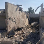 Au moins 12 civils tués dans les attaques aériennes turques au Rojava Au moins 12 civils et 10 soldats du régime syrien ont été tués dans des bombardements aériens menés par l’armée turque dans les régions de Derik et Shera, au Rojava, dans le nord de la Syrie.