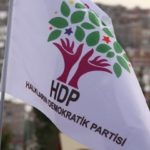 HDP : Le Nord de la Syrie n’est pas une menace pour la sécurité de la Turquie, c’est un espoir pour l’humanité Le comité exécutif du Parti démocratique des peuples (HDP) a publié une déclaration en réponse aux bombardements aériens intenses de la Turquie sur le nord et l'est de la Syrie et le nord de l'Irak, appelant à un arrêt immédiat de l'agression militaire.